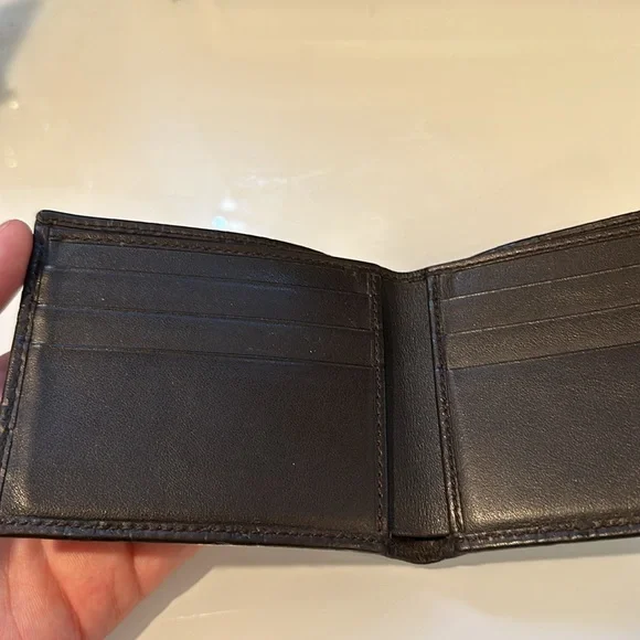 Gucci leather bifold wallet - Picture 5 of 7